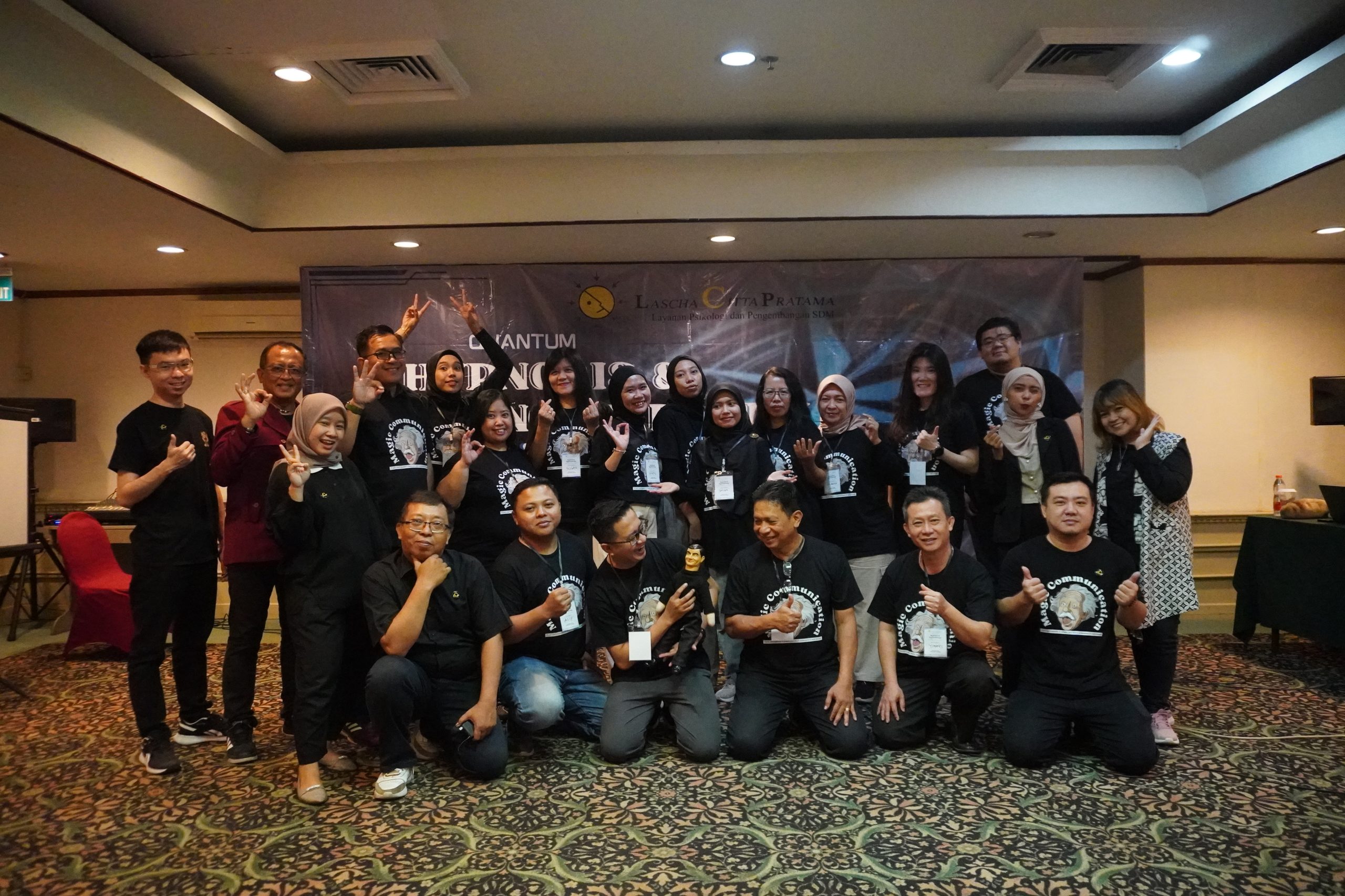Foto Alumni Kelas Pelatihan Hipno LCP 8-9 Juni 2024 di Surabaya